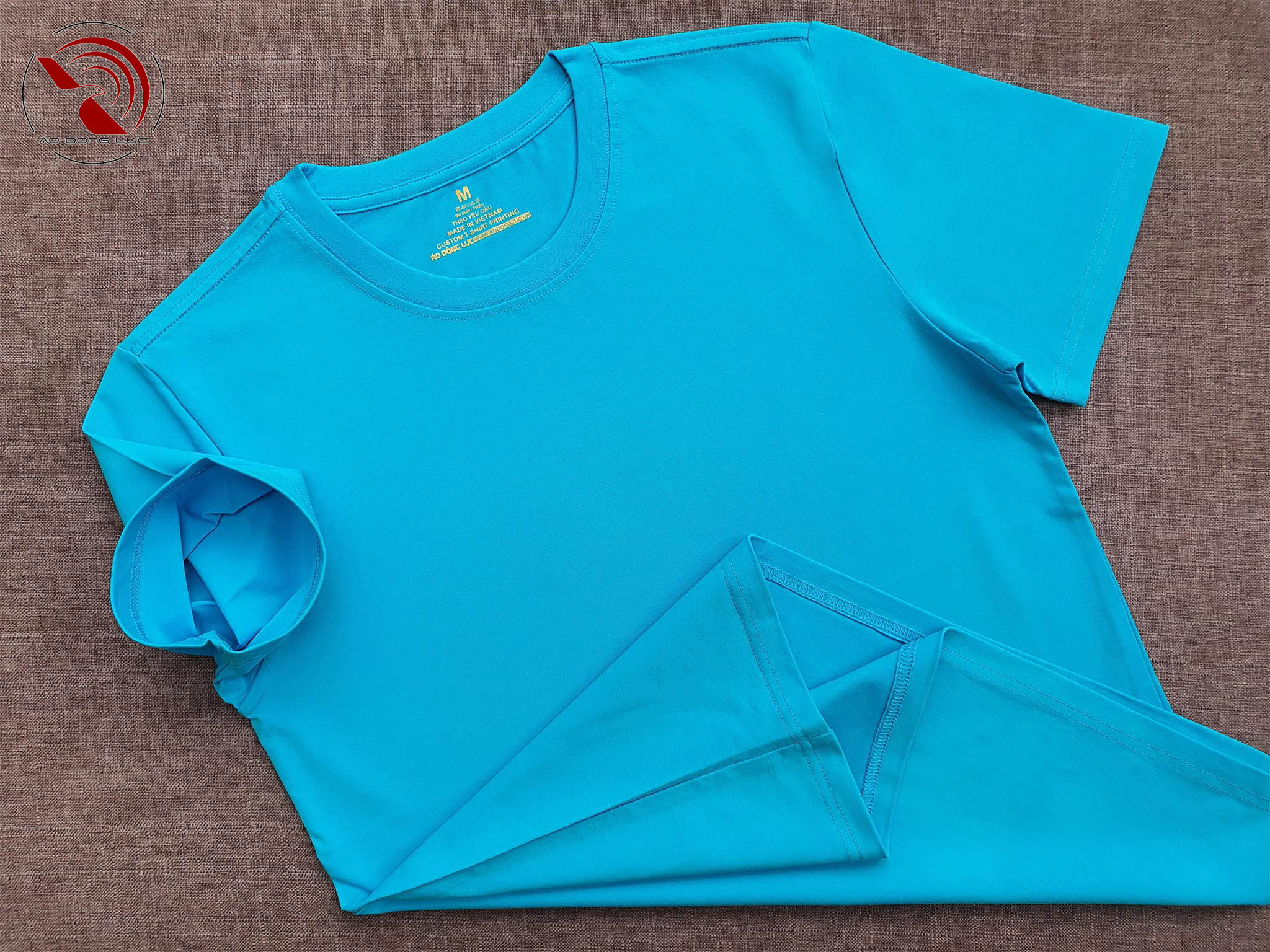 Áo thun cổ tròn xanh ya - ao dong luc Áo thun cổ tròn ngắn tay cotton cao cấp màu xanh ya