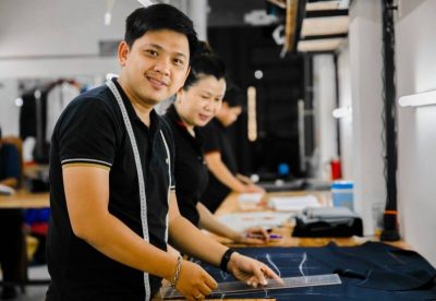 Sản xuất áo thun là một quy trình chặt chẽ được thực hiện bài bản và cẩn thận.