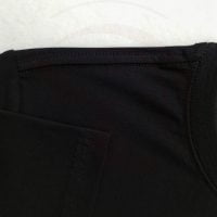 Chi tiết đường may móc xích áo thun cổ tròn ngắn tay cotton unisex màu đen