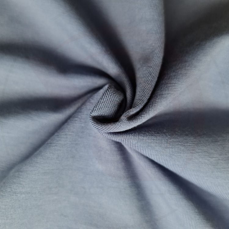 Cận cảnh chất vải áo thun cổ tròn ngắn tay cotton unisex màu xám xanh