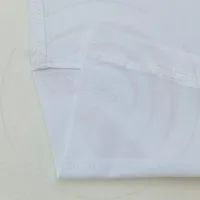 Chi tiết đường may áo thun cổ tròn tay lỡ cotton oversize màu trắng