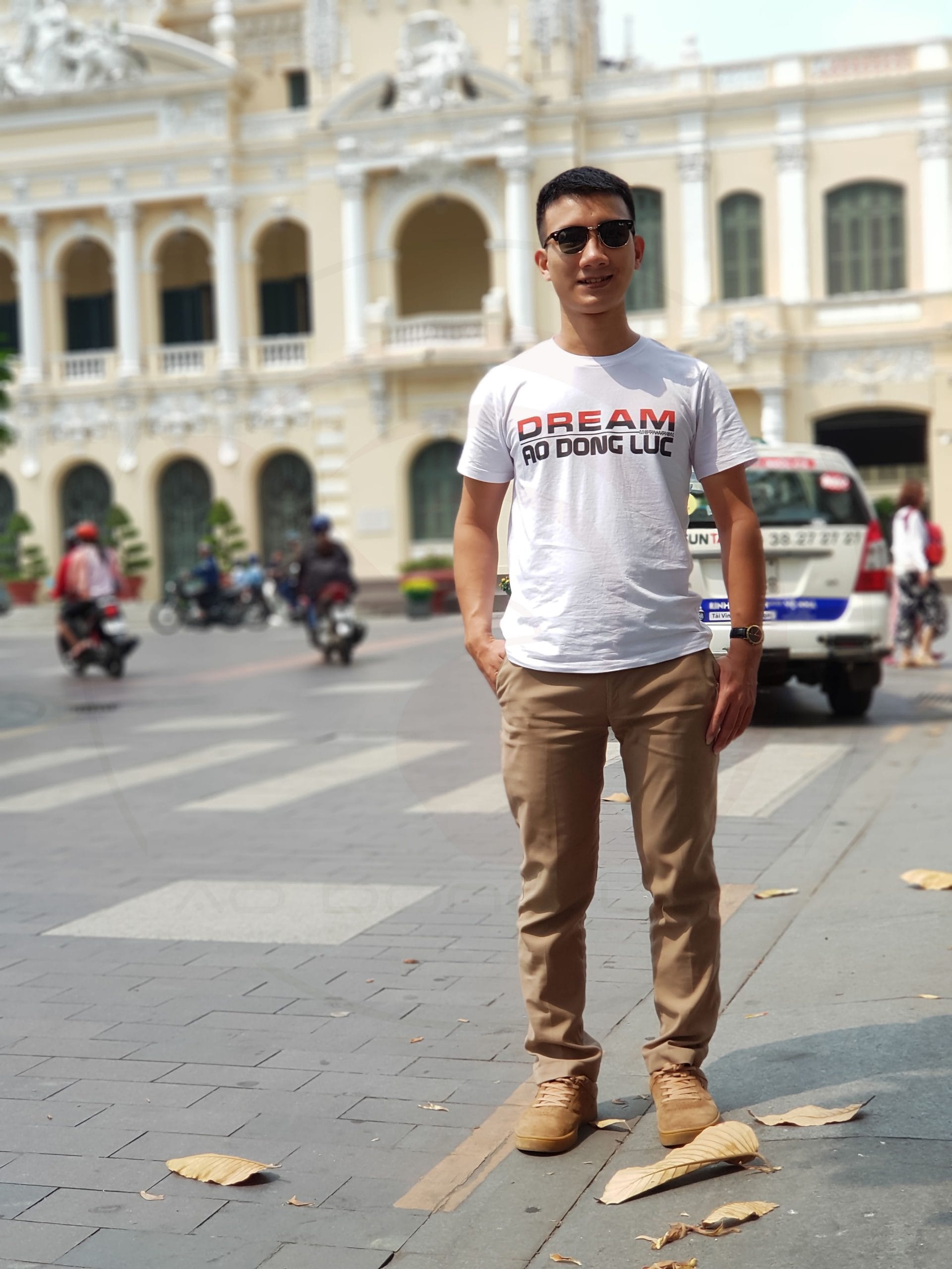 dream-aodongluc-tshirt-co-tron-ngan-tay-nam Mẫu áo thun động lực cổ tròn ngắn tay unisex in chữ Dream của Áo Động Lực (nam mặc)