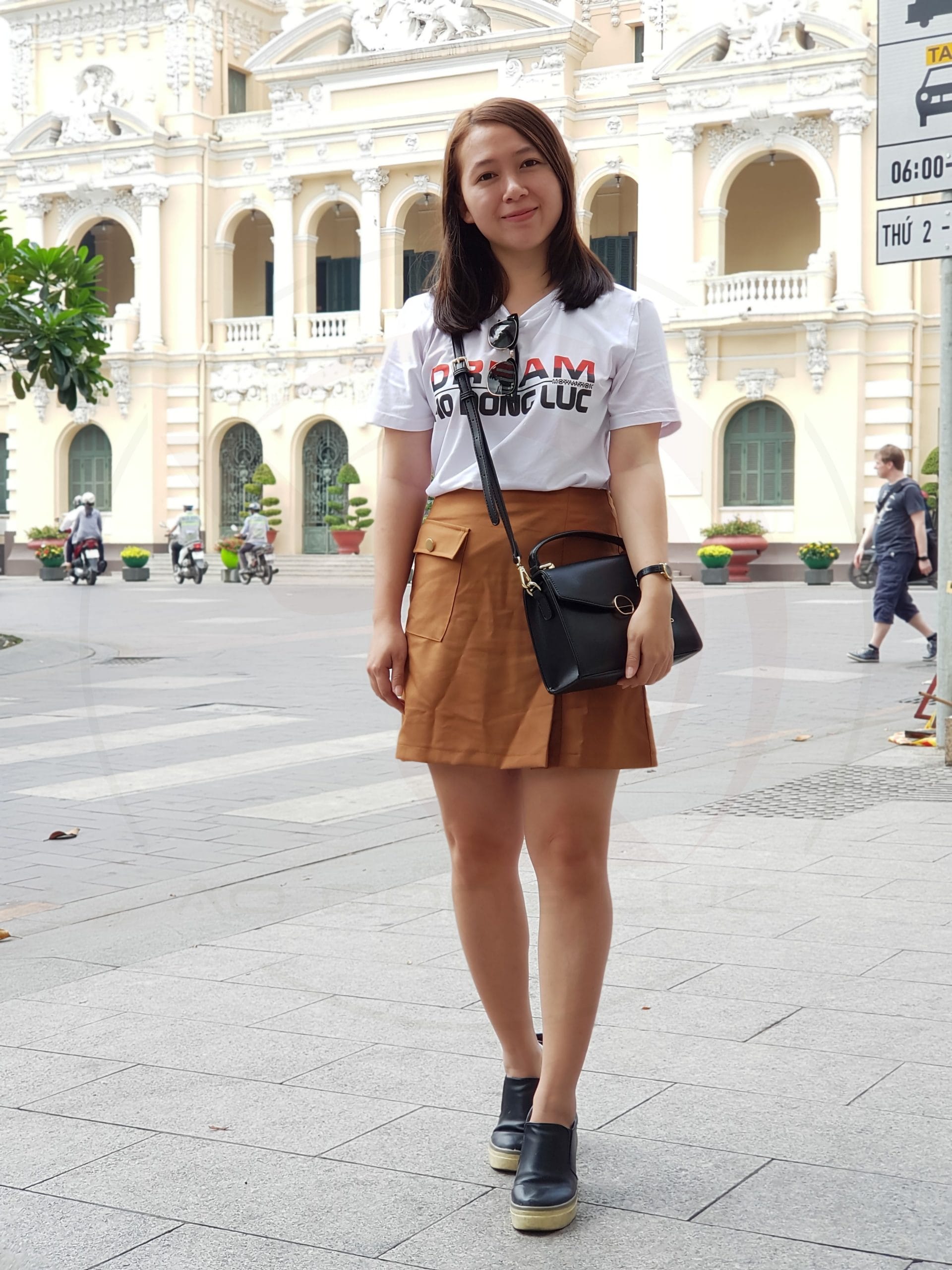 dream-aodongluc-tshirt-co-tron-ngan-tay-nu Mẫu áo thun động lực cổ tròn ngắn tay unisex in chữ Dream của Áo Động Lực (nữ mặc)