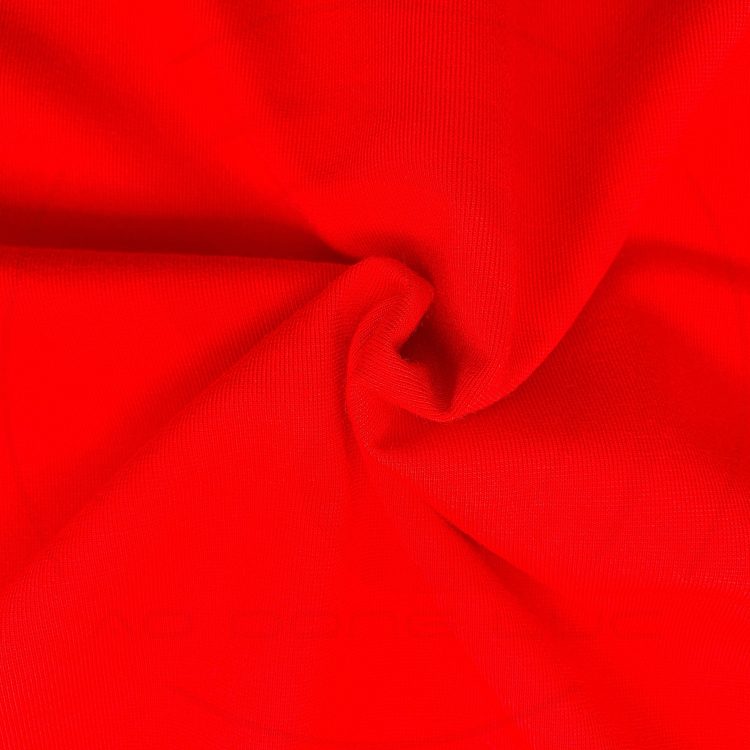 Hình chụp cận cảnh chất vải áo thun cổ tròn ngắn tay supe unisex đỏ tươi
