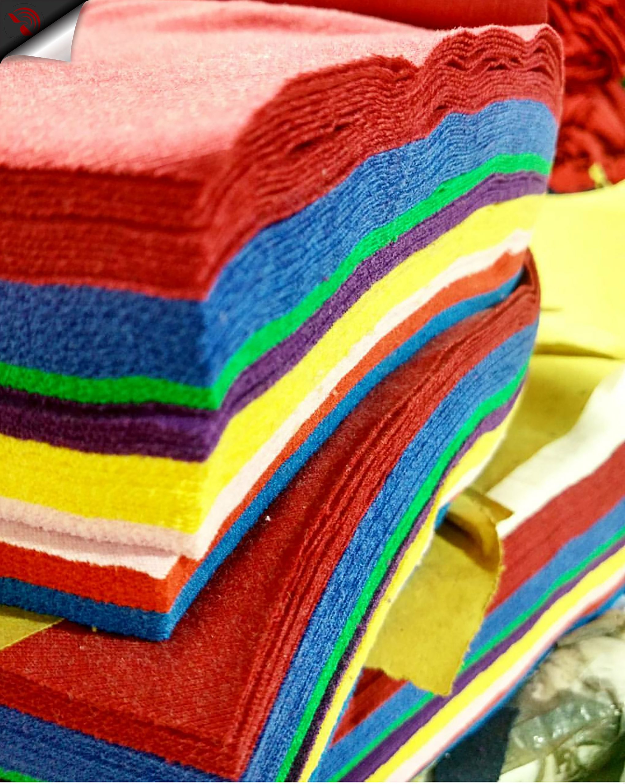 Hình ảnh cắt vải áo thun lớp nhiều màu