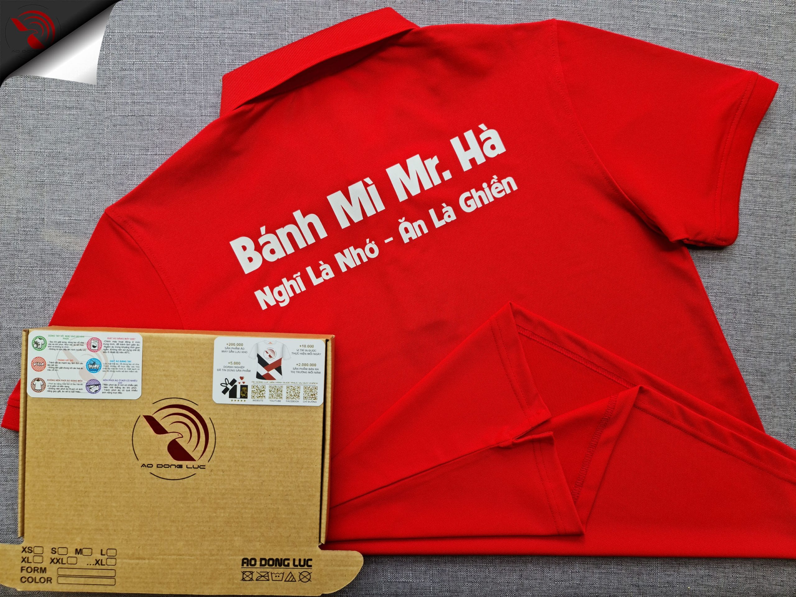 Đồng phục áo thun polo bo trơn màu đỏ in kỹ thuật số