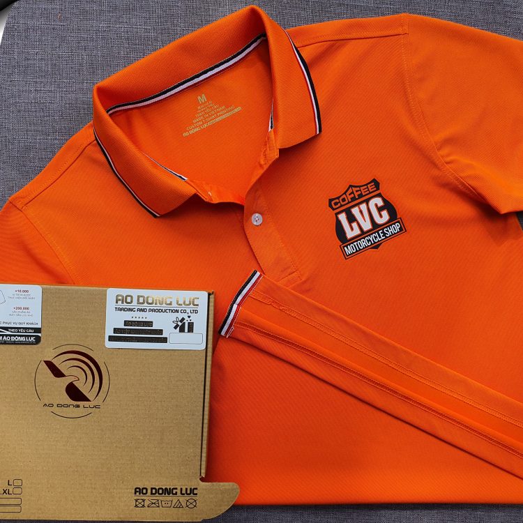 Đồng phục áo thun polo bo sọc màu cam in kỹ thuật số logo