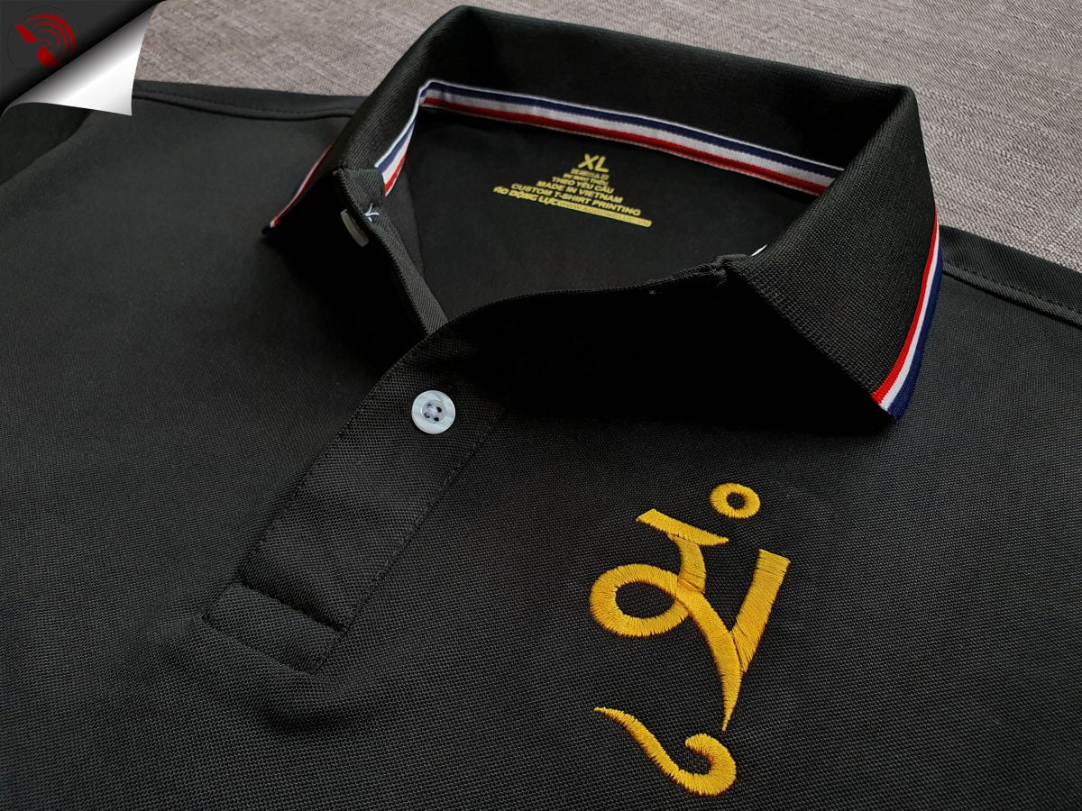 Đồng phục áo thun polo bo sọc màu đen thêu logo