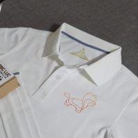 Đồng phục áo thun polo bo trơn màu trắng in decal logo