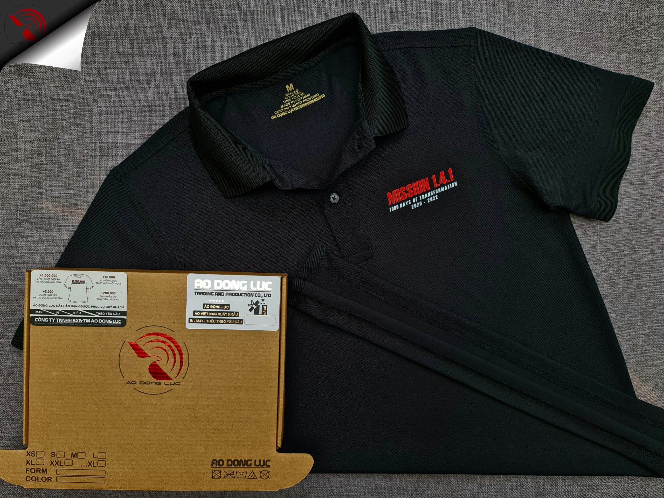 Đồng phục áo thun polo bo trơn màu đen in kỹ thuật số