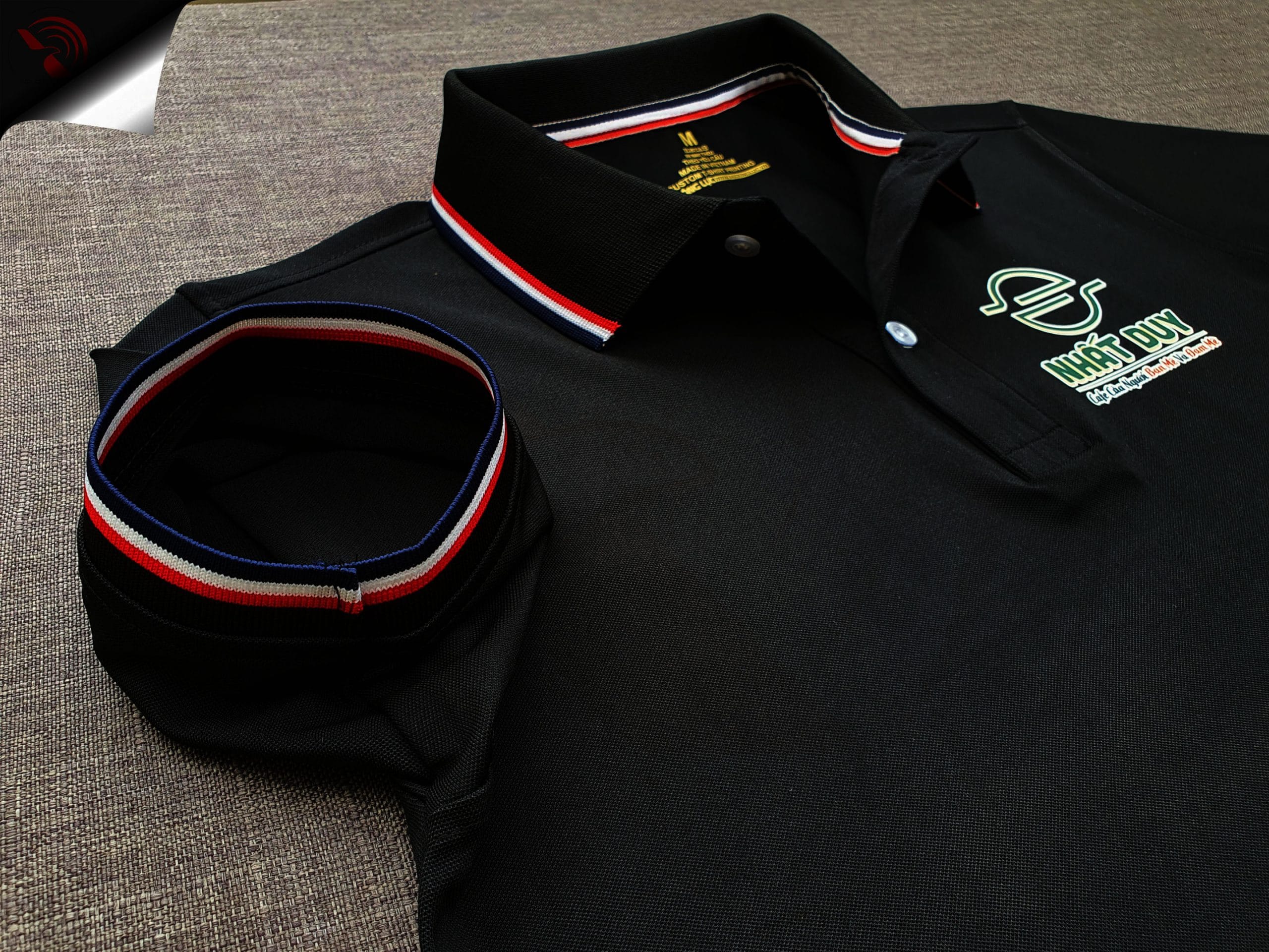 Đồng phục áo thun polo chi tiết tay áo