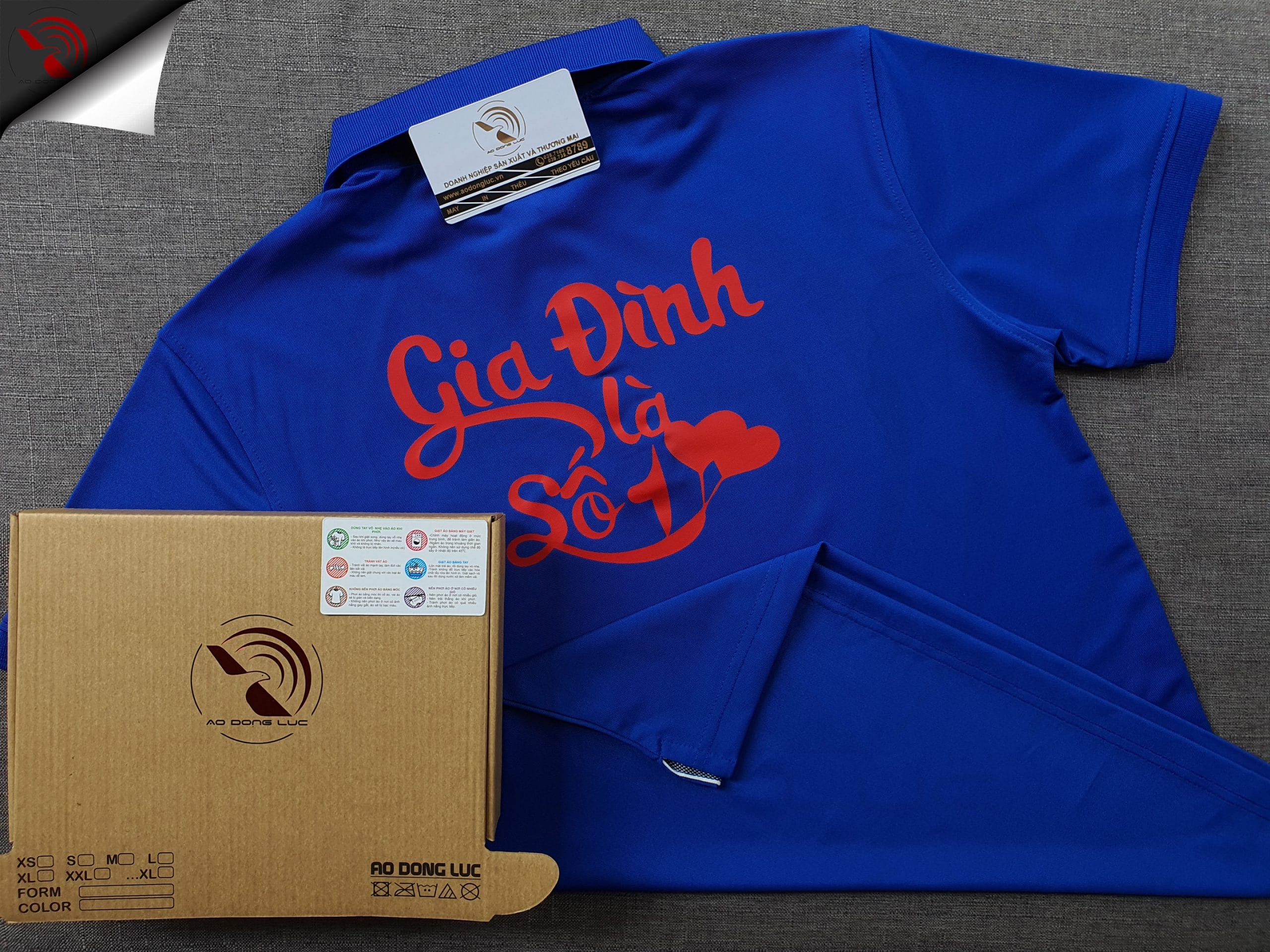 Đồng phục áo thun gia đình polo bo trơn xanh bích in decal