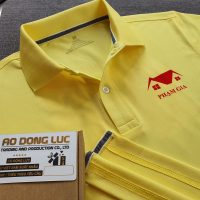 Đồng phục áo polo gia đình bo trơn màu vàng in chuyển nhiệt logo