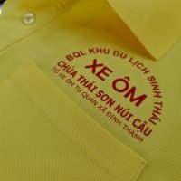 Đồng phục áo thun polo màu vàng in kỹ thuật số