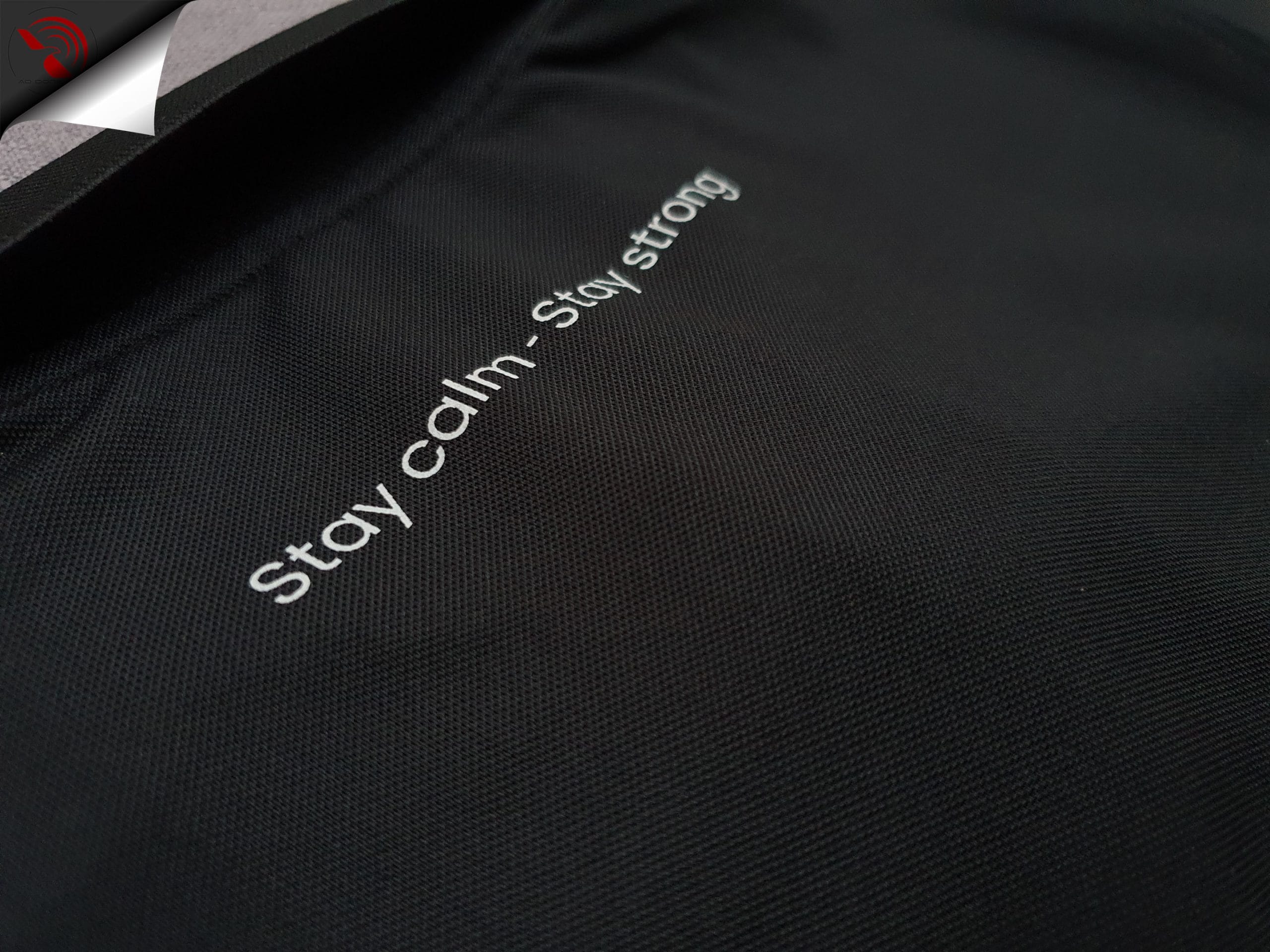 In kỹ thuật số slogan Stay calm Stay strong