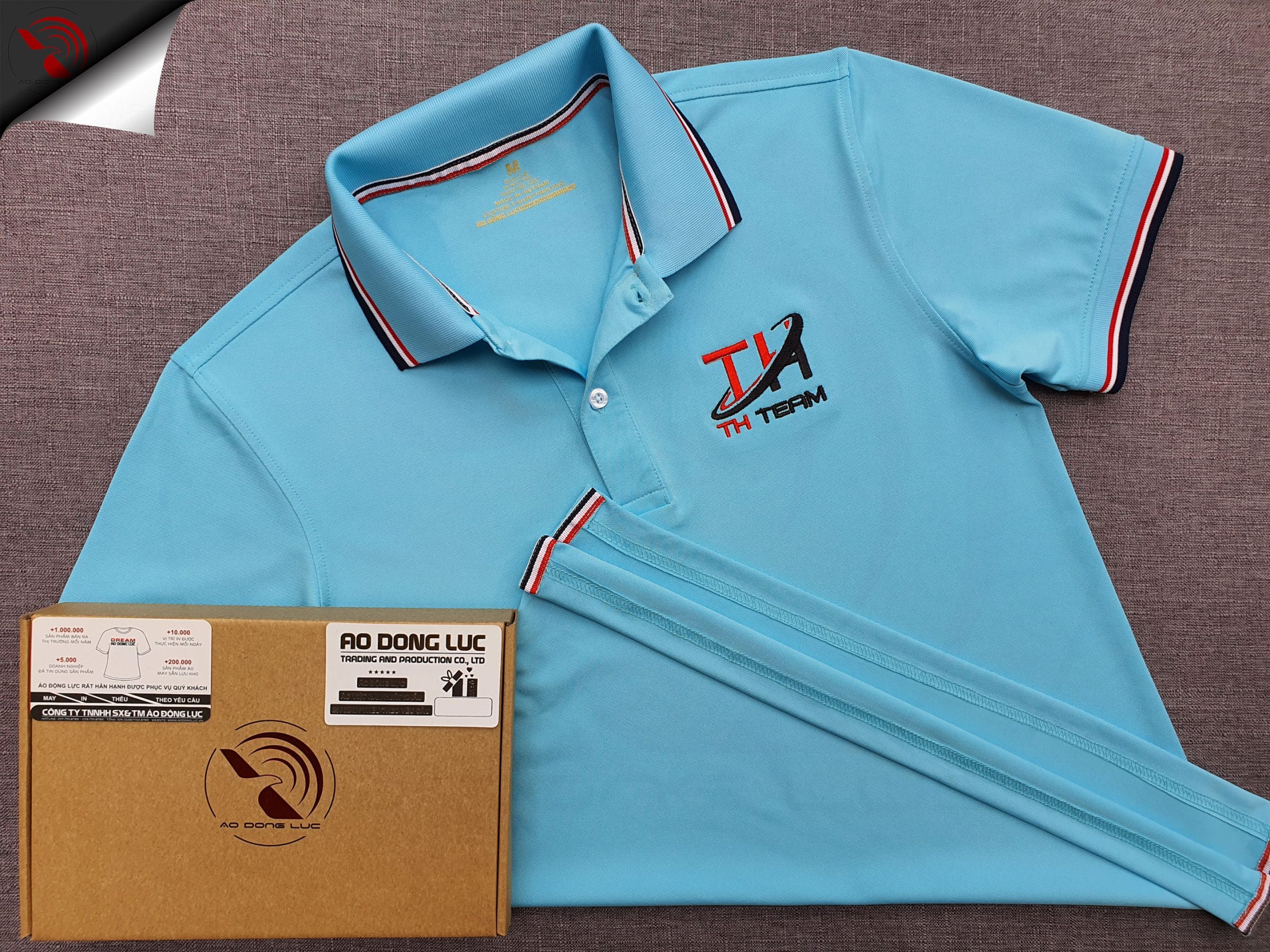 Đồng phục áo thun polo bo sọc màu xanh thiên thanh thêu logo