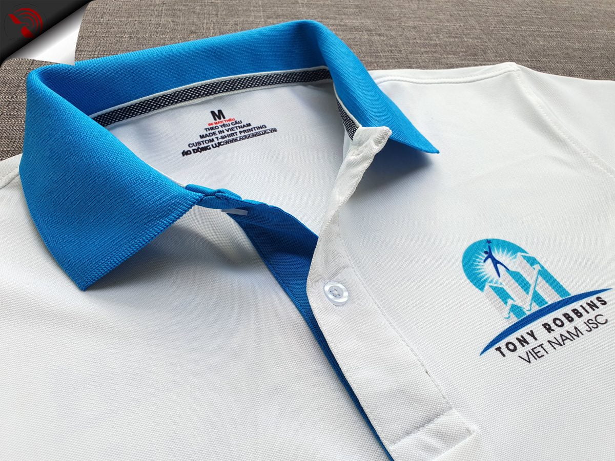 Đồng phục áo thun polo trắng phối bo tay bo cổ trụ trong xanh ya in chuyển nhiệt logo