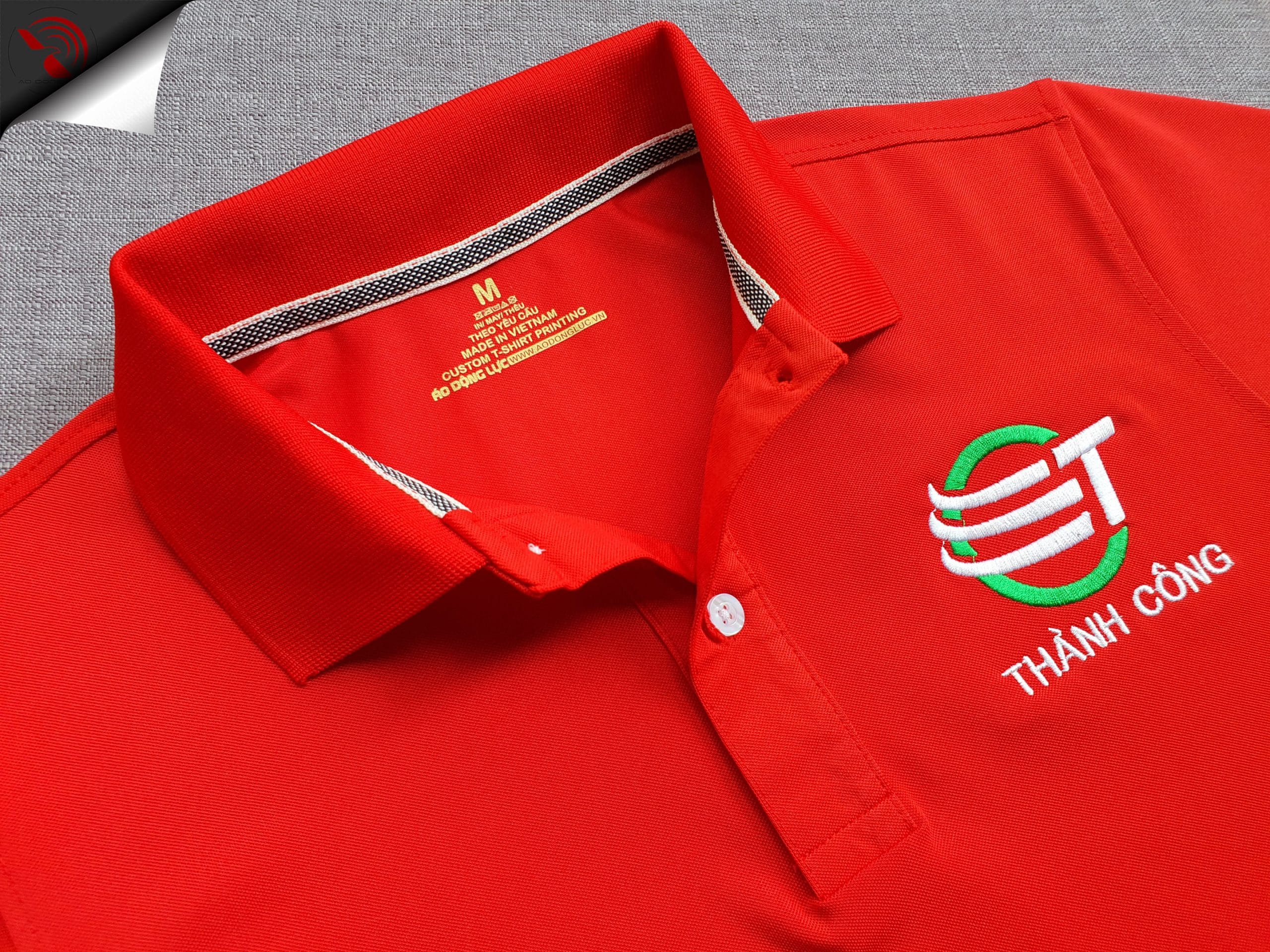 Đồng phục áo thun polo bo trơn màu đỏ thêu logo