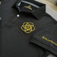 Đồng phục áo thun polo bo trơn màu đen thêu logo