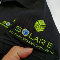 Hình thêu vi tính logo lên áo thun đồng phục polo màu đen