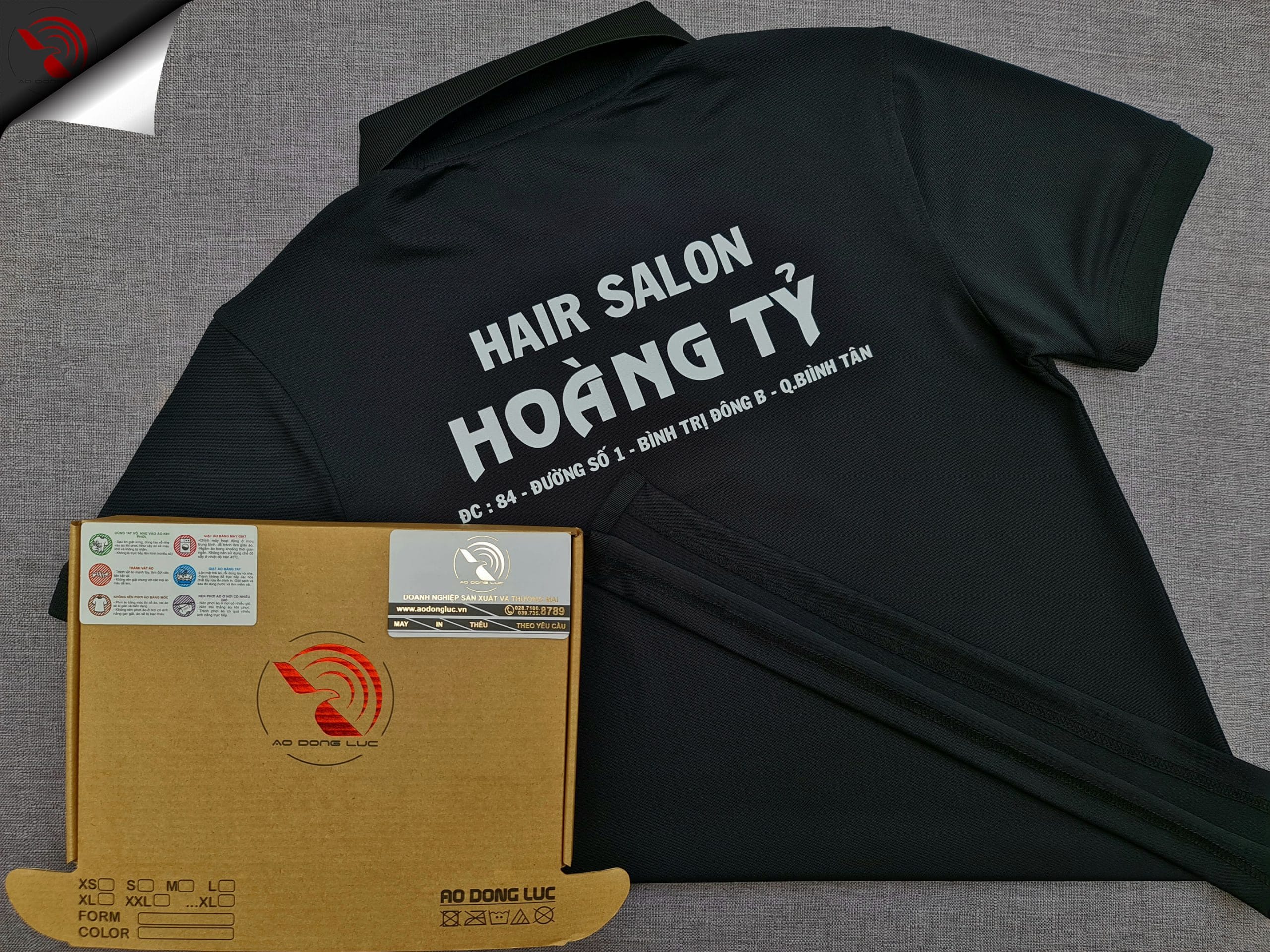 Đồng phục áo thun polo bo trơn màu đen in kỹ thuật số