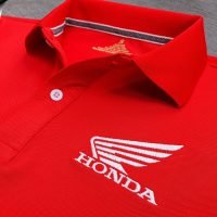 Đồng phục áo thun polo bo trơn màu đỏ thêu logo