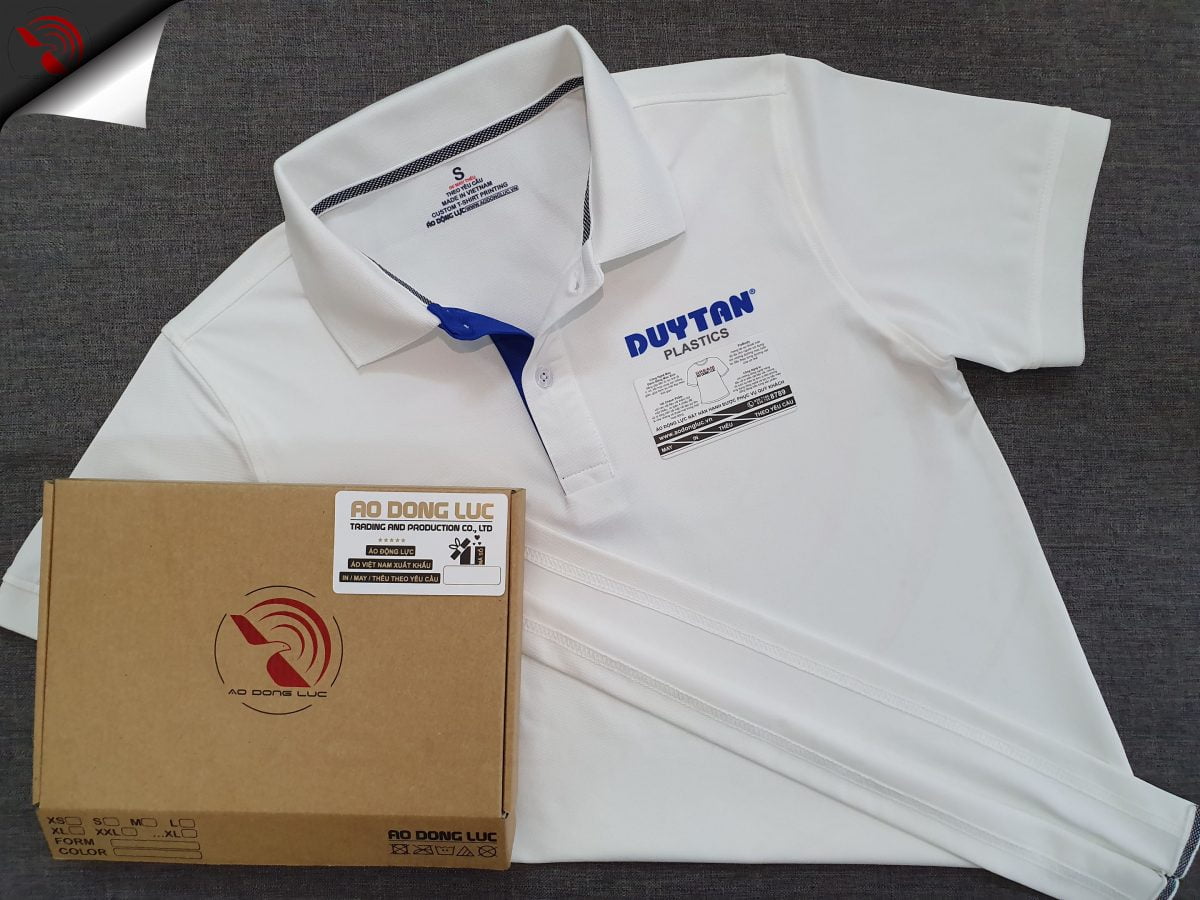 Đồng phục áo thun polo màu trắng phối trụ trong xanh bích in chuyển nhiệt logo