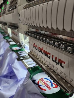 Công nghệ in/thêu áo theo yêu cầu lấy ngay